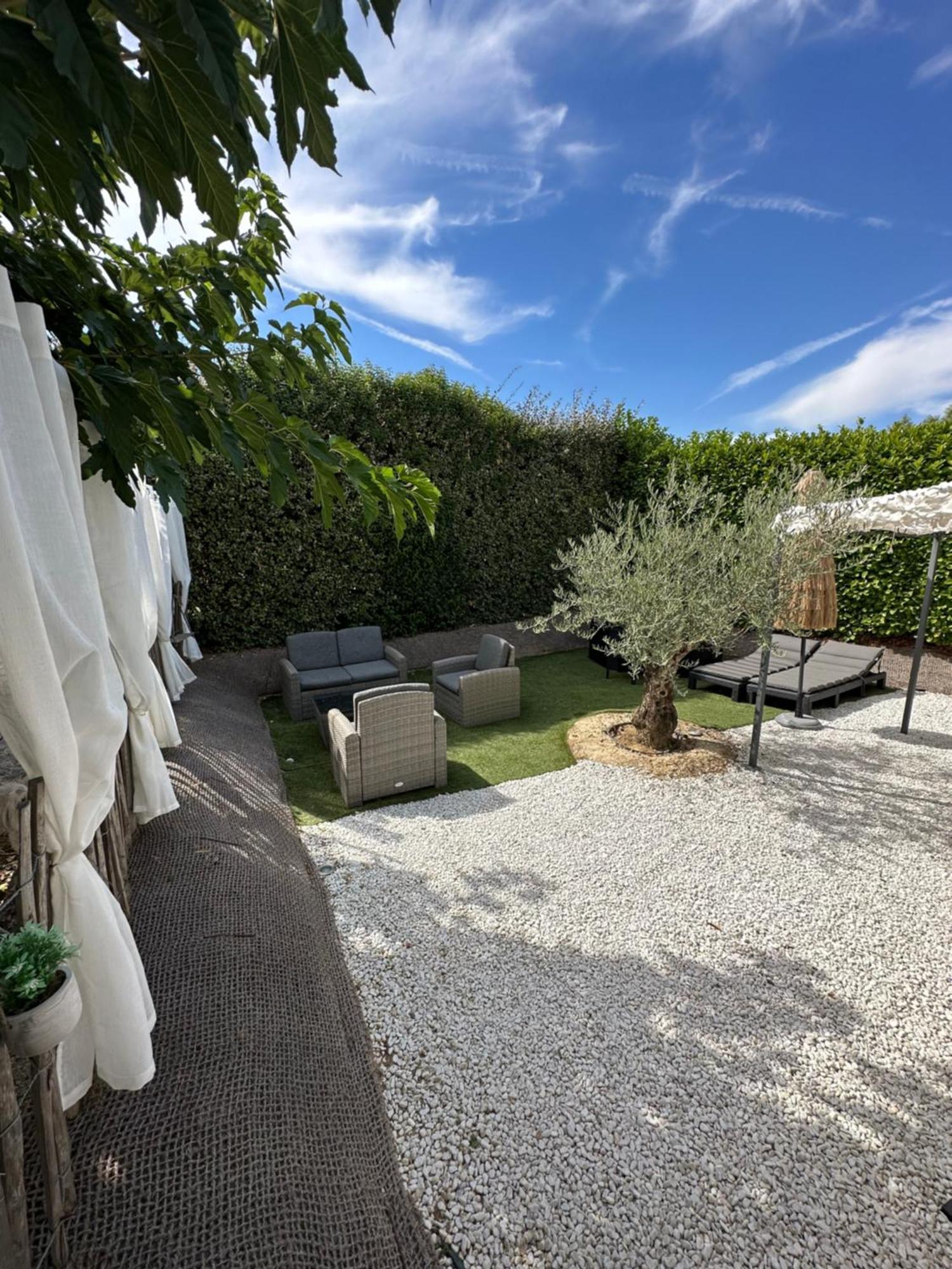 Petit Nid Douillet En Luberon Avec Spa Ansouis Εξωτερικό φωτογραφία